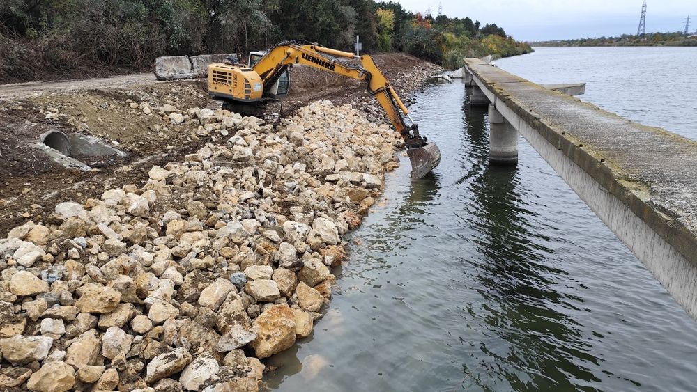 Închiriez Excavatoare pe șenile 23T ZONA BUZAU