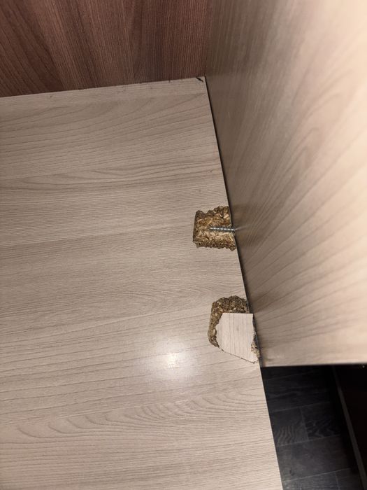 Отдам стол со шкафом