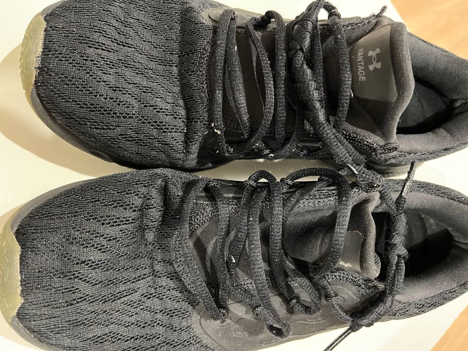 Маратонки UNDER ARMOUR -черни