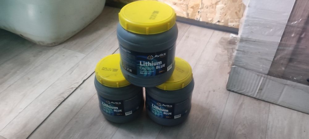 Продам литол 3 банки