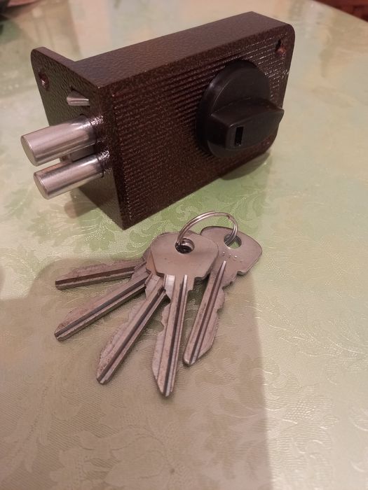 замок новый в упаковке