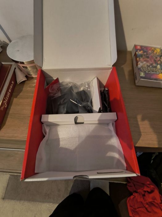 Nitendo switch OLED - CA NOU