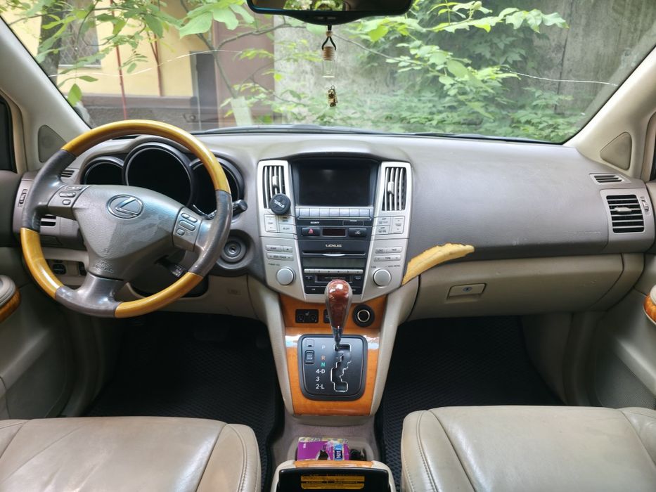 Продается авто Lexus RX330 рестайлинг