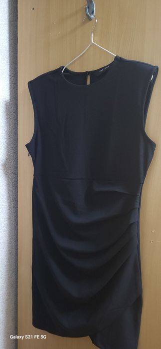 Чёрное вечернее платье