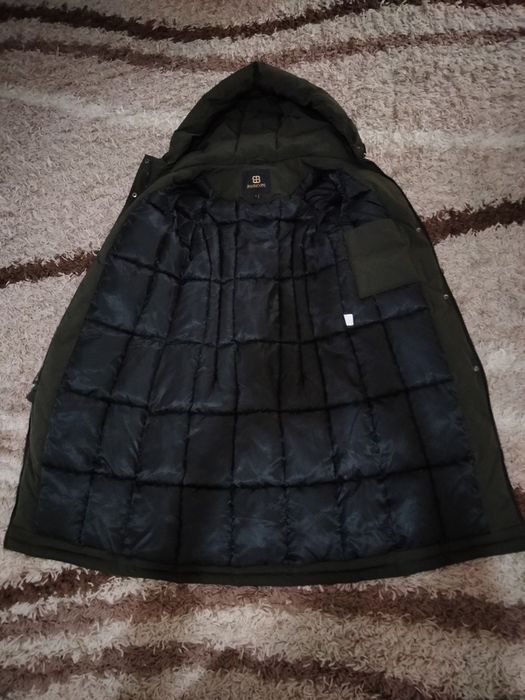 Продам зимнюю куртку для девочки