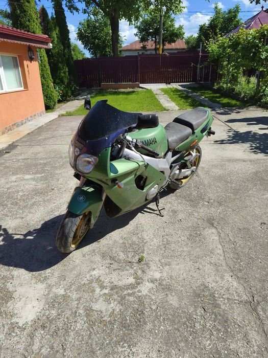 Yamaha FZR 600 R