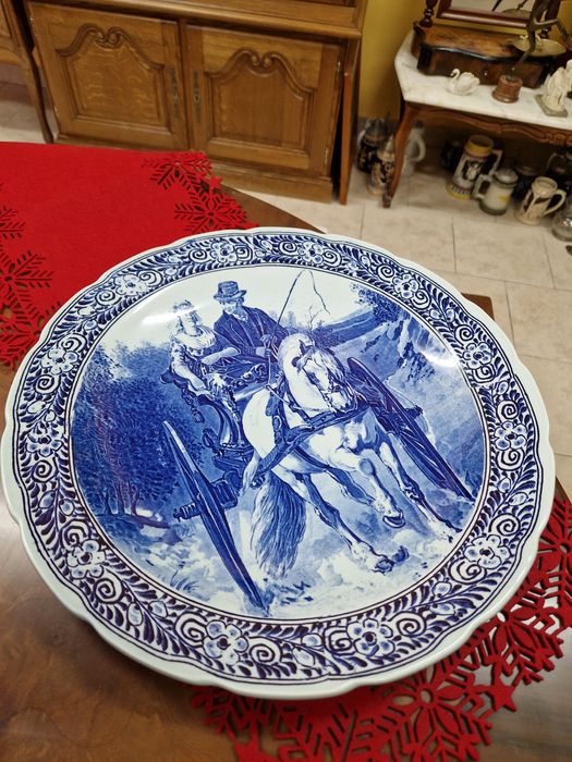 Огромна оригинална антикварна холандска порцеланова чиния за стена
