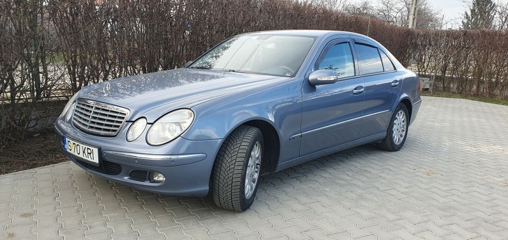 MERCEDES-BENZ E-Class