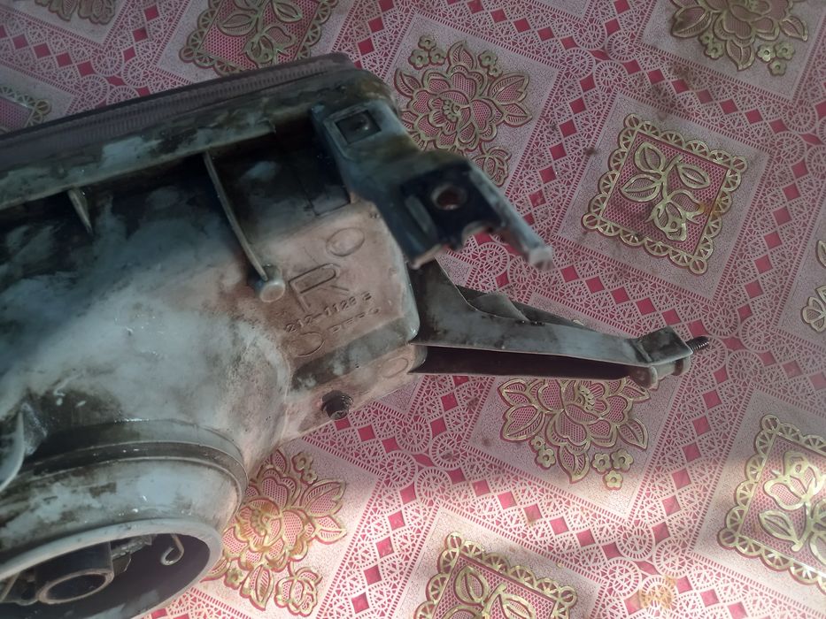 тойота Карина 2 фары