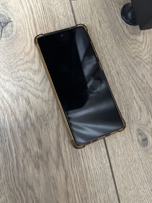 Продам телефон самсунг s20fe