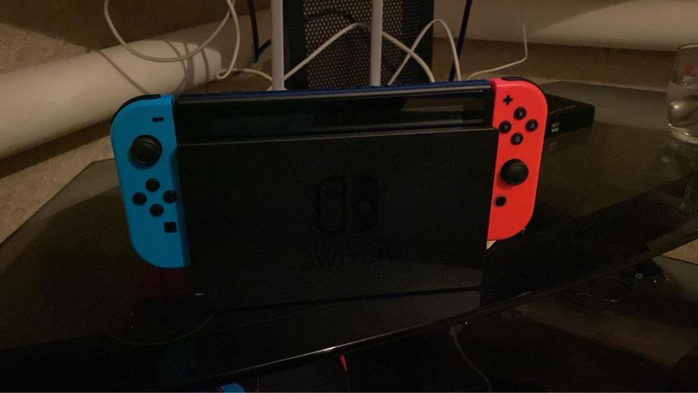 Продам Nintendo Switch срочно !!!
