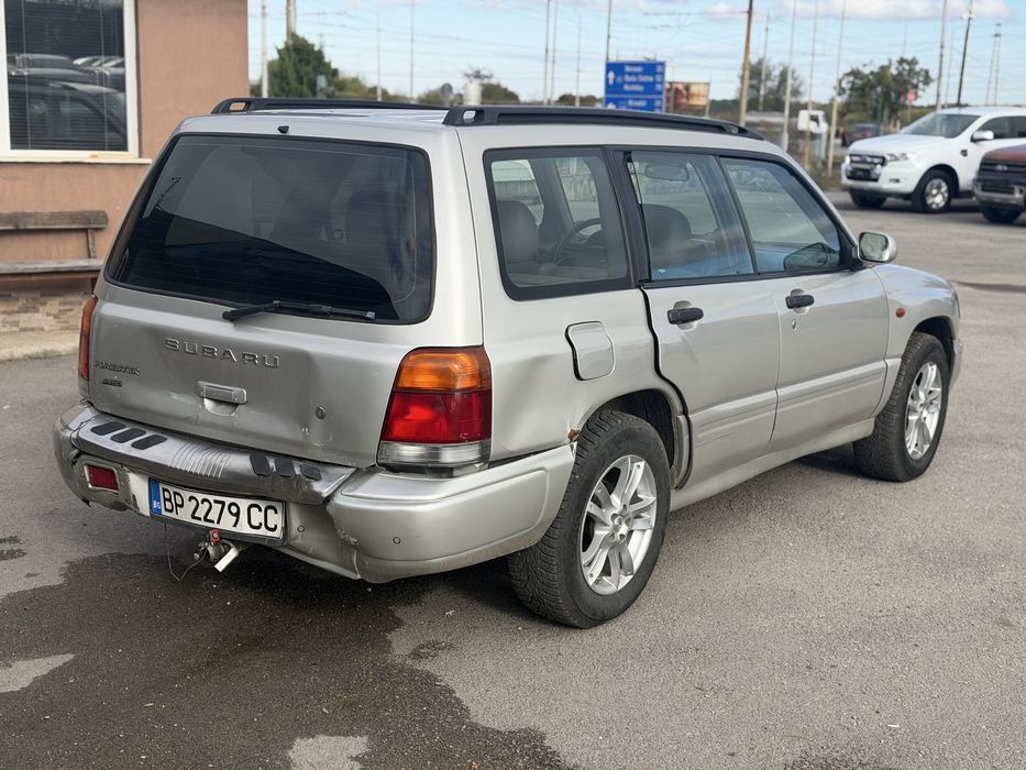 Subaru Forester - на части