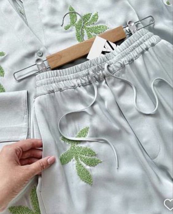 Нов комплект от сатен Zara