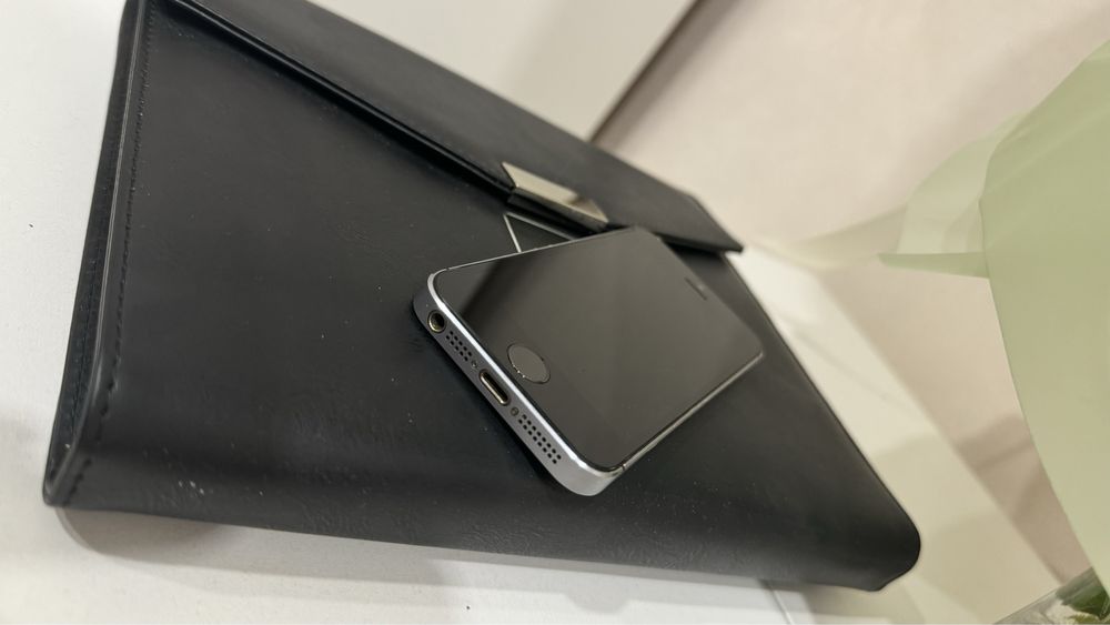 Продам iphone 5s