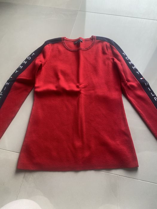 Bluza Tomi Hilfigerde culoare rosie purtat o singura data