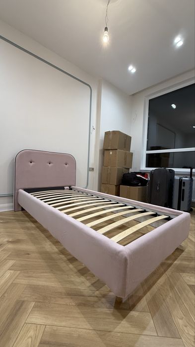 Подростковая кровать с матрасом 900*200