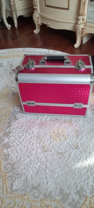 Продам кейс для косметических услуг