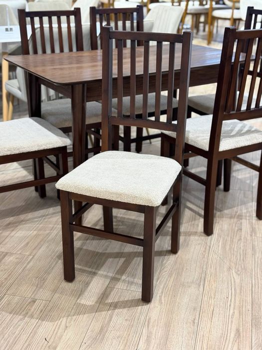 Обеденный стол и стулья