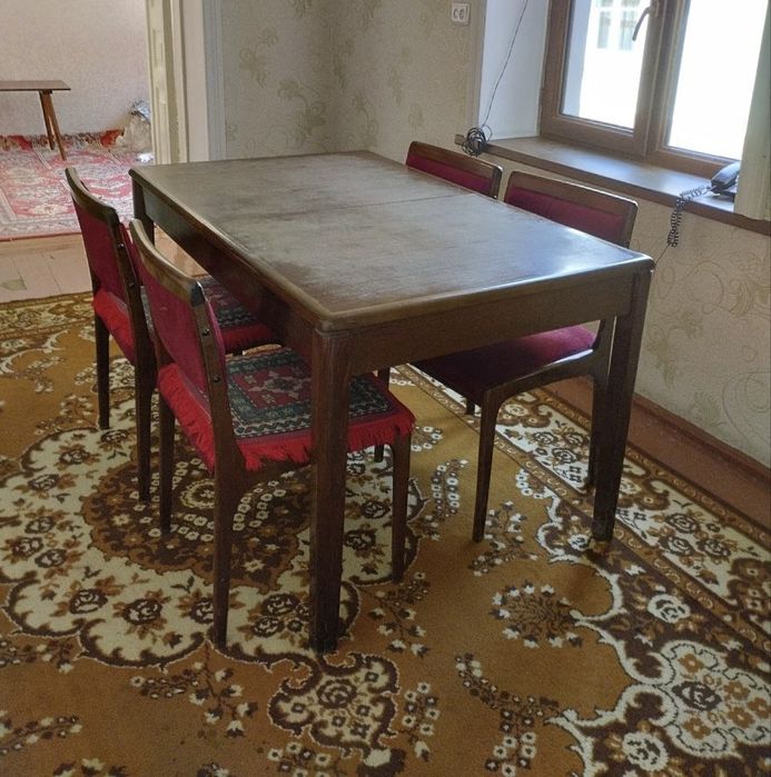 Стол стулья 6-8персон.