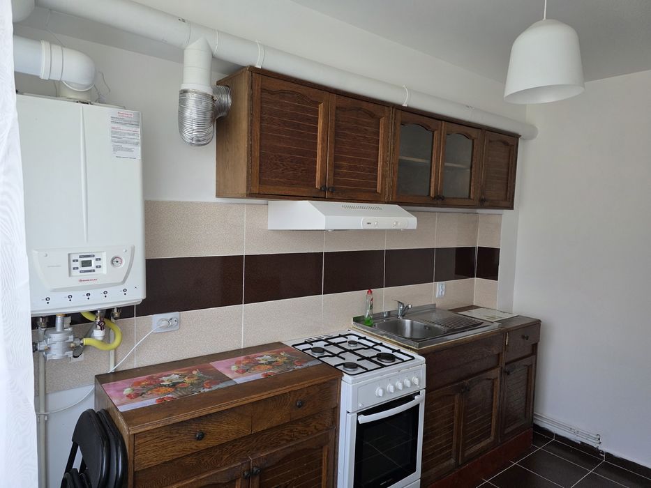 Închiriez garsoniera în bloc nou cu loc parcare