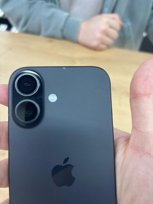 Продается айфон 16