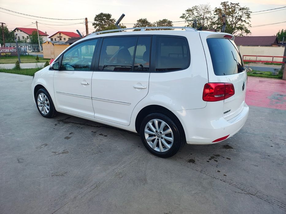 Volskwagen Touran istoric reprezentanta