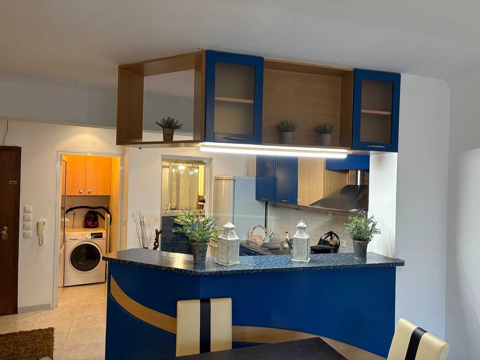 Дава се под наем Двустаен апартамент в София, Център - 63 кв.м за 598.23 € - Снимка #1