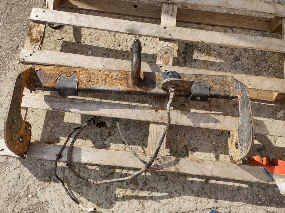 Теглич Стационарен Теглич и Монтаж за Mercedes Vito W638