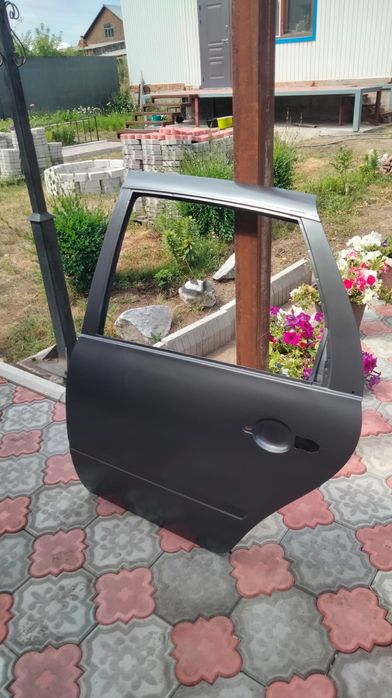 Продам дверь от Lada Granta