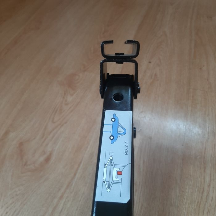 Продам домкрат новый