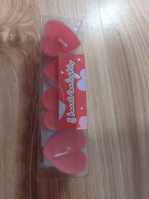 Свещи във формата на сърца