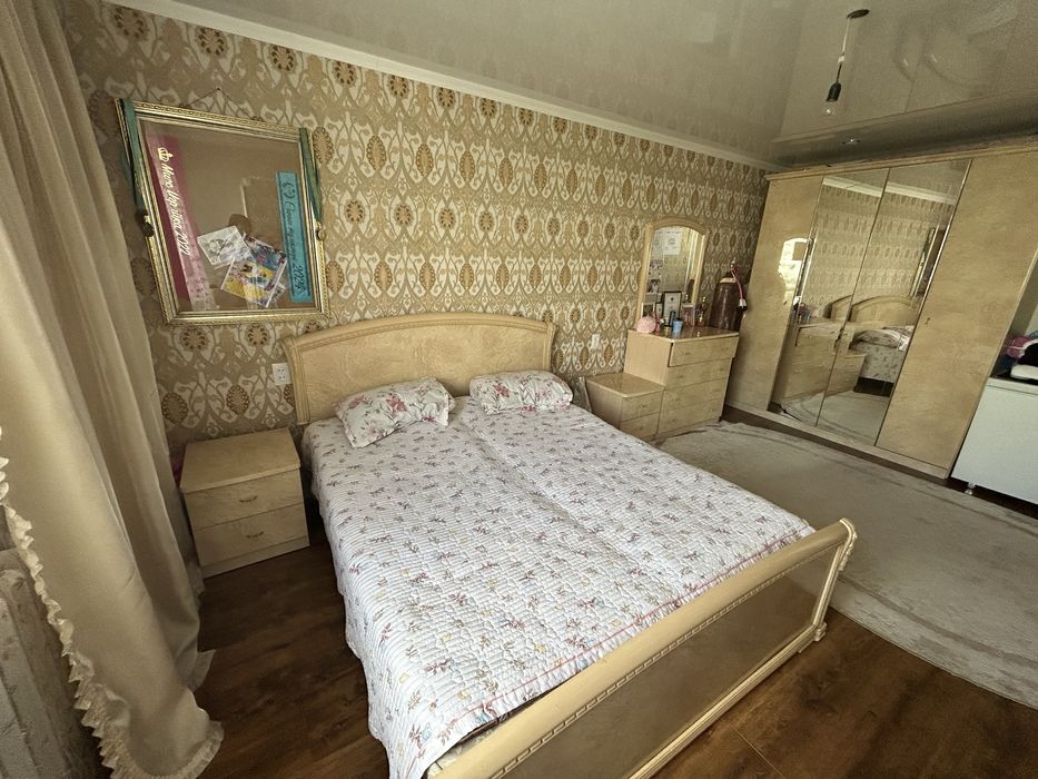 Продаю гарнитур полностью