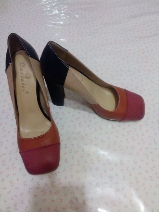 Продам лоферы и туфли женские