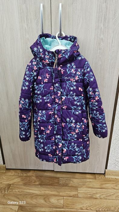 Продам куртку для девочки