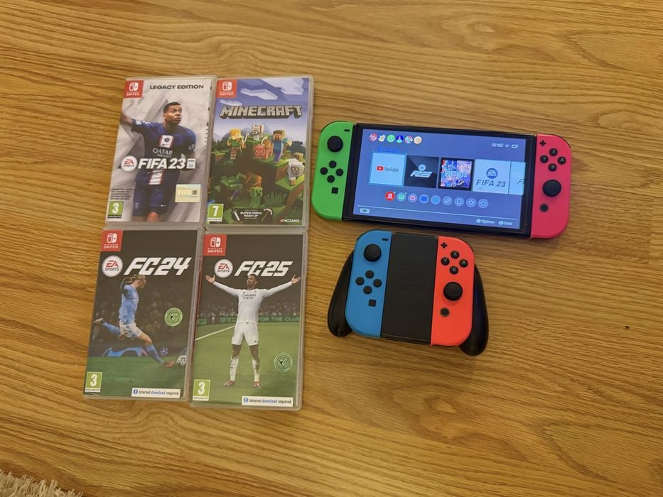 Vând un pachet Nintendo Swich Oled in garantie