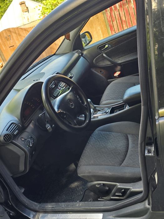 Mercedes-Benz C220 CDI Automat  • 2.2 Diesel • Acte la zi