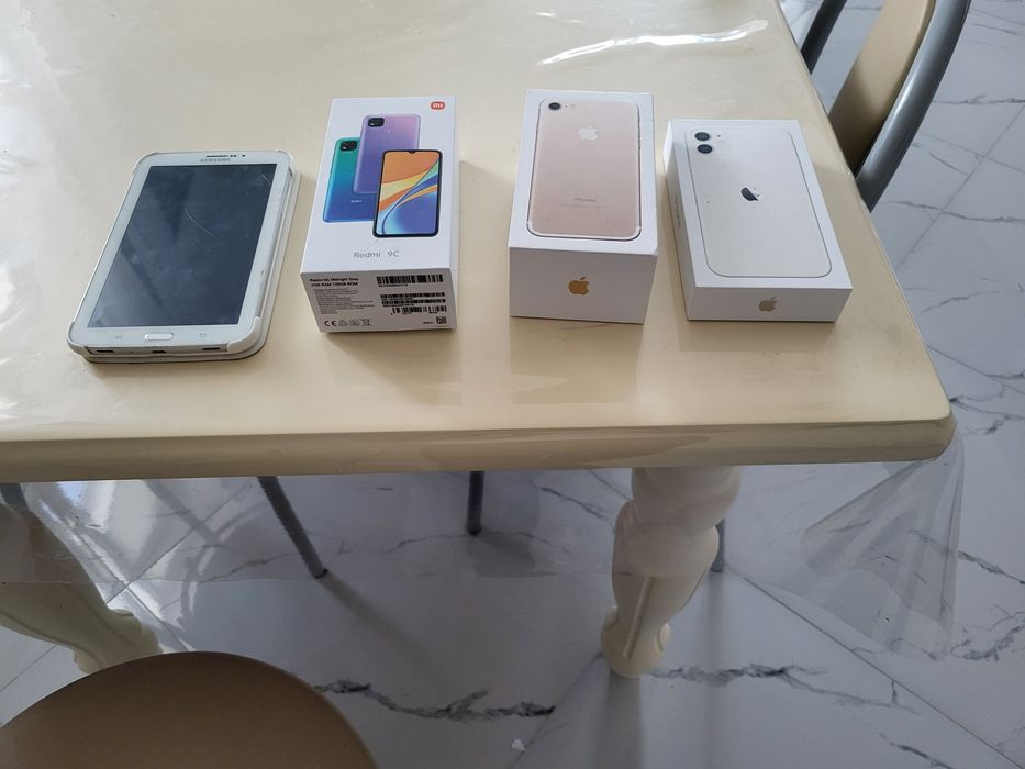 Планшет самсунг. Редми телефон..коробка айфон