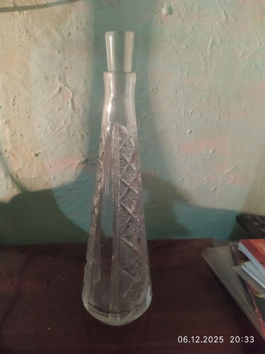 Продам графины из хрусталя.