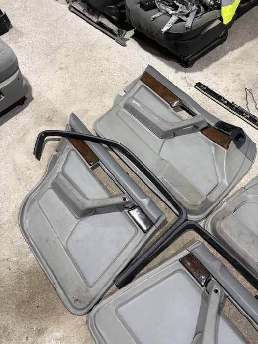 Обшивки Кожа со Шторками на BMW e34