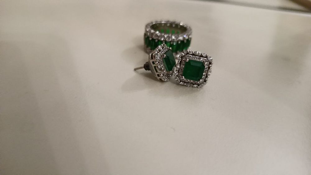 Продаётся серебряный комплект 925 пробы под бриллианты