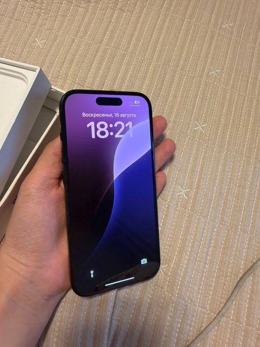 Продам айфон 15 идеал