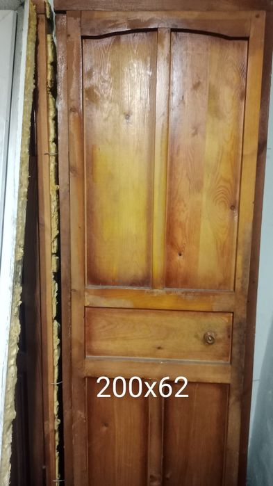 Продам двери деревянные