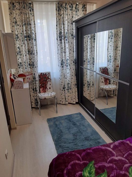 Vand apartament cu 2 camere, etaj 2
