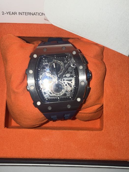 Оригинальные часы Tear Bomba