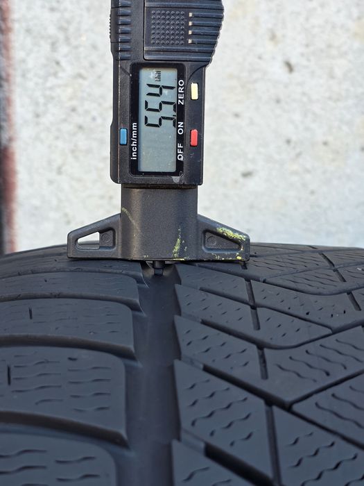 Vând două anvelope de iarna pirelli 275 40 18 dot 1718
