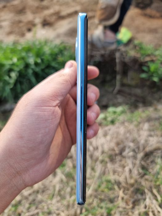 Sotiladi: Xiaomi Civi 2. 
Bu xiaomi 13 lite ga o'xshidi lekin bu boshq