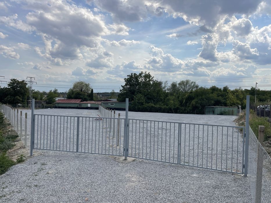 2 ПАРЦЕЛА ПОД НАЕМ по 1 дка с лице към бул.Ришки проход