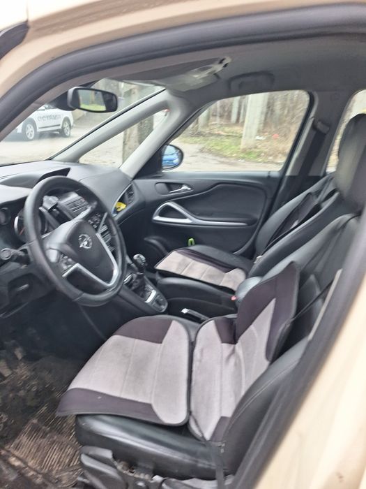 Opel Zafira 2.0 an 2014