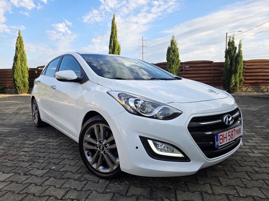 Hyundai i30 YES 1.6 diesel Camera Navigatie