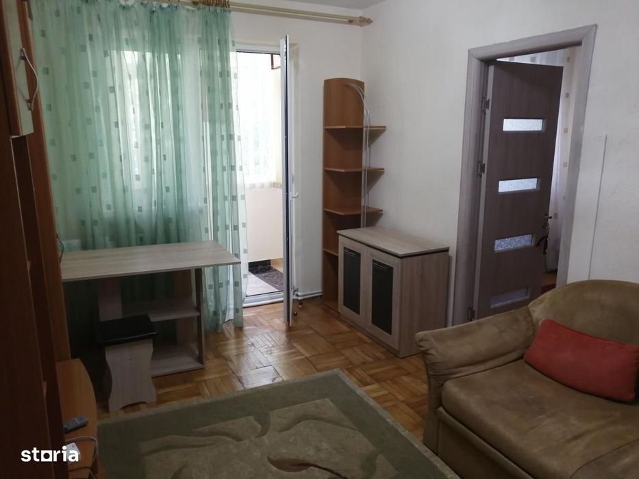 Apartament 3 camere zona Ciresica - etaj 1 - centrala proprie